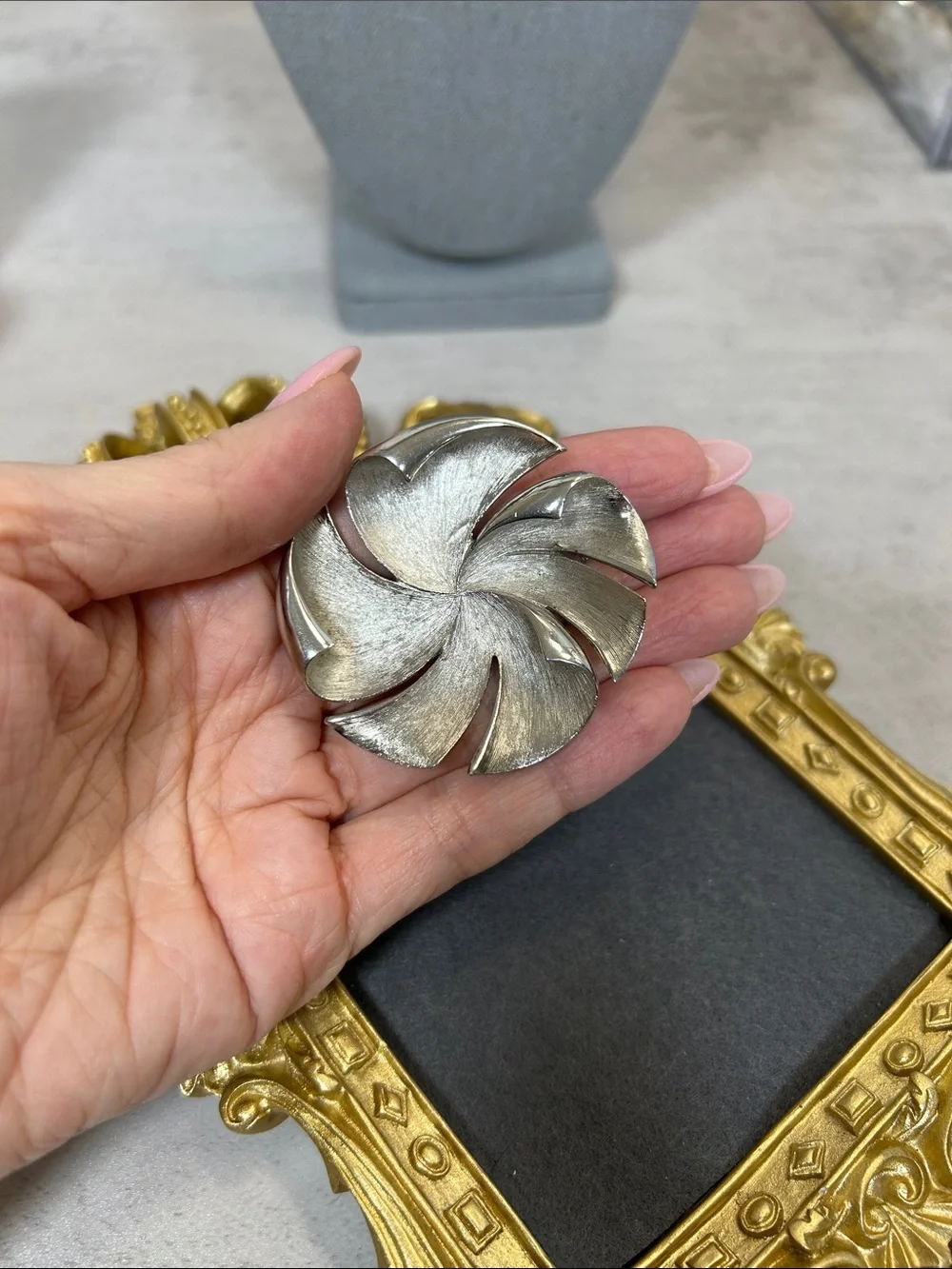 Vintage Silver Floral Swirl Brooch - Silver Tone